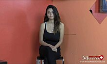 18-годишната немска порнозвезда Lilly18 участва в интензивно интервю за кастинг