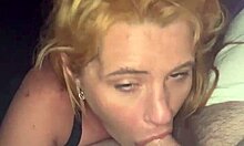 Amatör kızıl saçlı inanılmaz bir oral seks yapıyor ve bir adamın penisini derin boğazlıyor