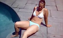 Amateur brunette Donna Maries Bikini Clip i langsom bevægelse
